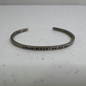 Dolceoro Bracelet Cuff Unanimous 04.03.09 Bangle‎ Silver Tone Thin Dainty